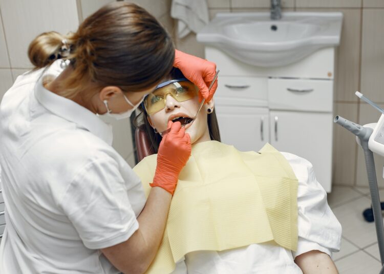 Proces leczenia ortodontycznego. Jak przebiega?